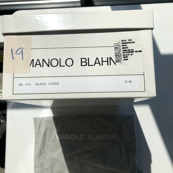 Manolo Blahnik Black Suede BB PUMPS - Picture 9 of 9